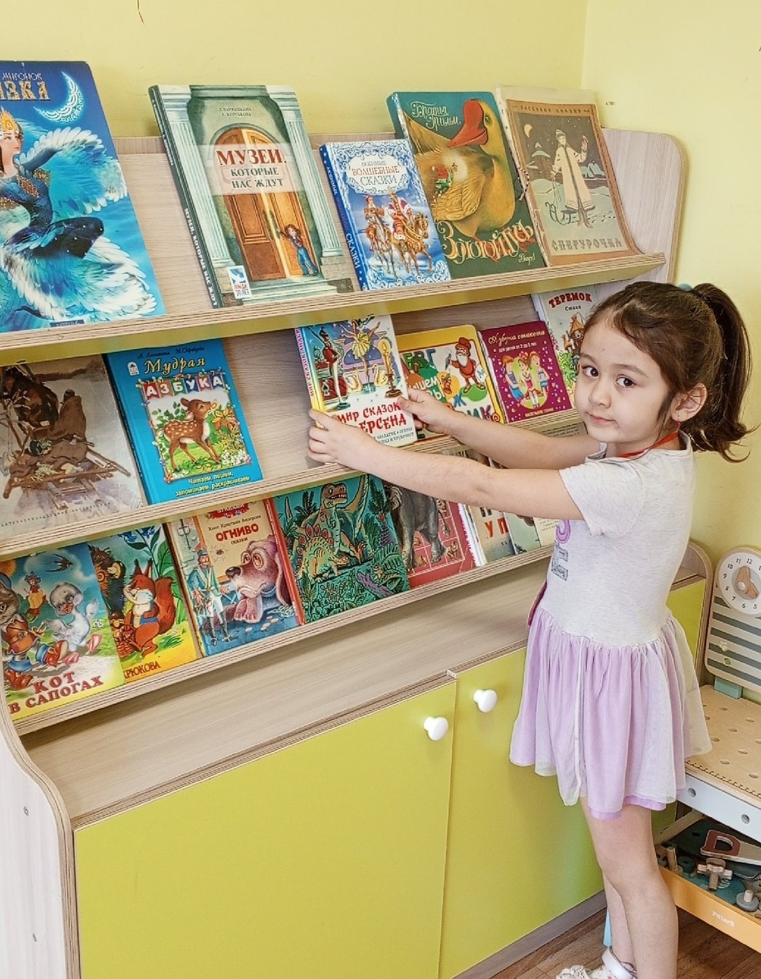 Аккуратное складывание игрушек и материаловjpg